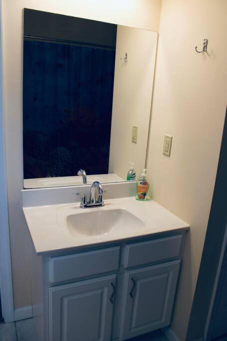 Hébergement de vacances Gorgeous Cozy 5 Bedroom House With Hottub,lake,pool Albrightsville
